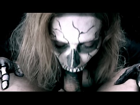 ❤️ Demon nighean sucking cock le a beul dubh agus slugadh cum. ❤❌  Bhidio gnè  leinn  ☑